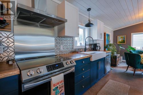 810 Silver Cove Drive, Silverton, BC - Indoor Photo Showing Kitchen