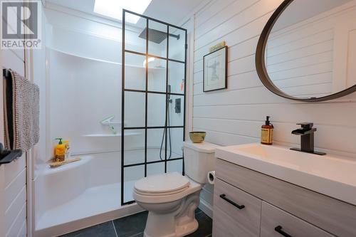 810 Silver Cove Drive, Silverton, BC - Indoor Photo Showing Bathroom