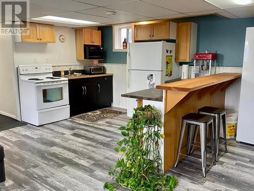 810 Silver Cove Drive, Silverton, BC - Indoor Photo Showing Kitchen