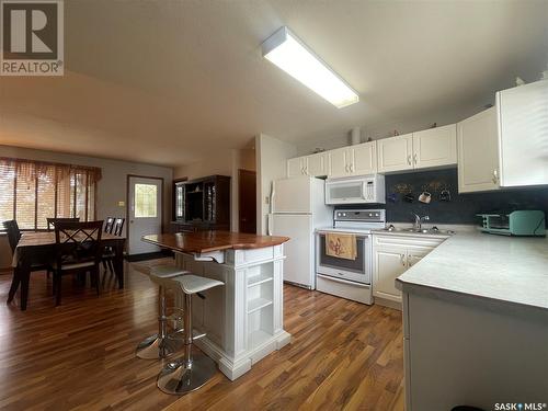 107 Griffin Street, Maple Creek, SK - Indoor Photo Showing Kitchen