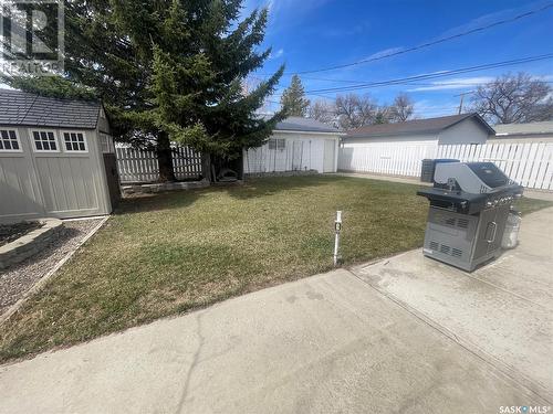 107 Griffin Street, Maple Creek, SK - Outdoor