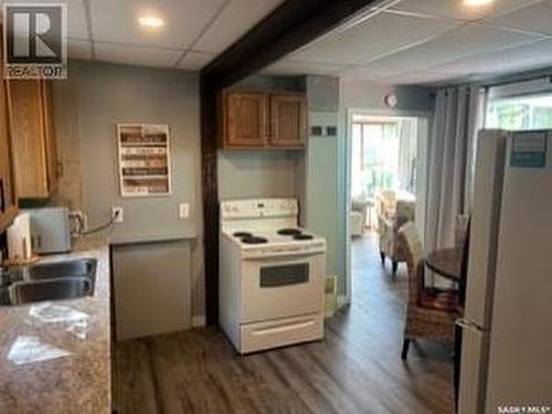 510 Osborne Lane, Regina Beach, SK - Indoor Photo Showing Kitchen With Double Sink