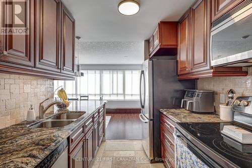 405 - 570 Proudfoot Lane, London, ON - Indoor Photo Showing Kitchen With Double Sink