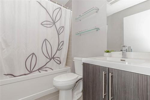 2093 Fairview Street|Unit #709, Burlington, ON - Indoor Photo Showing Bathroom