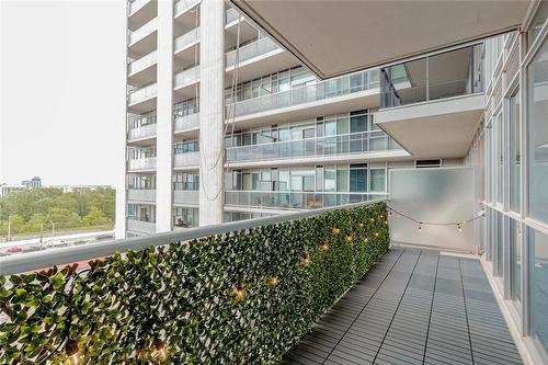 2093 Fairview Street|Unit #709, Burlington, ON - Outdoor With Balcony