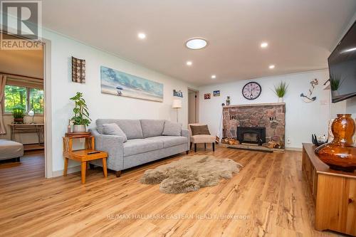 26 Manitou Lane, Kawartha Lakes (Bobcaygeon), ON - Indoor Photo Showing Living Room With Fireplace