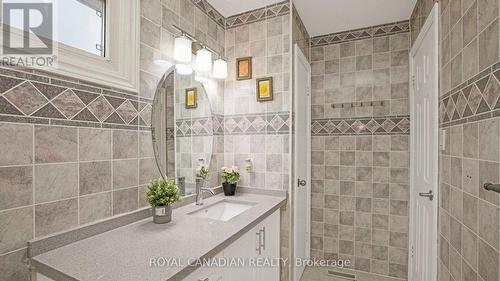 18 Wabash Court, Brampton (Heart Lake West), ON - Indoor Photo Showing Bathroom