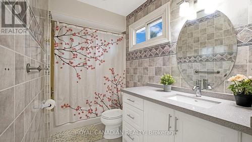 18 Wabash Court, Brampton (Heart Lake West), ON - Indoor Photo Showing Bathroom