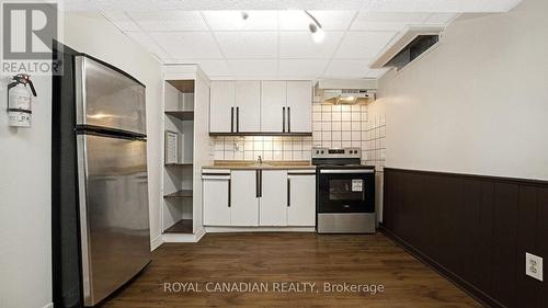 18 Wabash Court, Brampton (Heart Lake West), ON - Indoor Photo Showing Kitchen