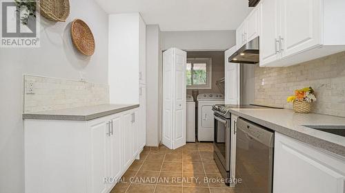 18 Wabash Court, Brampton (Heart Lake West), ON - Indoor Photo Showing Kitchen