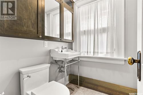 115 Leopold Crescent, Regina, SK - Indoor Photo Showing Bathroom