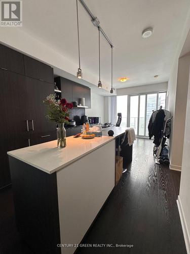 6501 - 88 Harbour Street, Toronto, ON - Indoor Photo Showing Kitchen