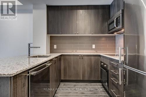 405 - 18 Rean Drive, Toronto (Bayview Village), ON - Indoor Photo Showing Kitchen With Upgraded Kitchen