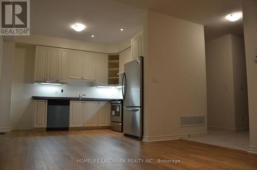 21 Mantz Crescent, Whitby (Taunton North), ON - Indoor Photo Showing Kitchen