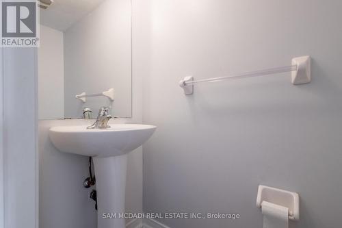 5727 Retreat Street, Mississauga (Hurontario), ON - Indoor Photo Showing Bathroom