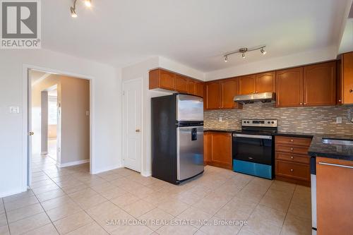 5727 Retreat Street, Mississauga (Hurontario), ON - Indoor Photo Showing Kitchen