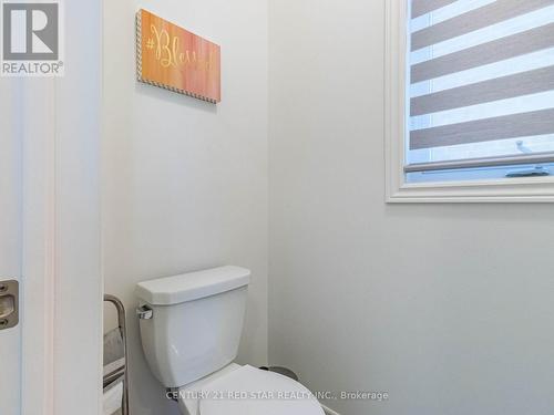 8 Silver Meadow Gardens, Hamilton (Waterdown), ON - Indoor Photo Showing Bathroom