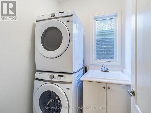 8 Silver Meadow Gardens, Hamilton (Waterdown), ON - Indoor Photo Showing Laundry Room