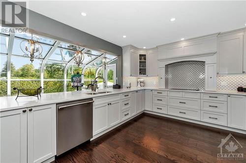 43 Brae Crescent, Stittsville, ON - Indoor Photo Showing Kitchen With Double Sink With Upgraded Kitchen