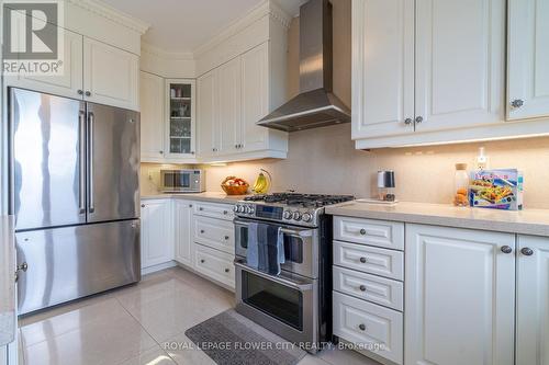 24 Upper Ridge Crescent, Brampton (Brampton East), ON - Indoor Photo Showing Kitchen With Stainless Steel Kitchen With Upgraded Kitchen