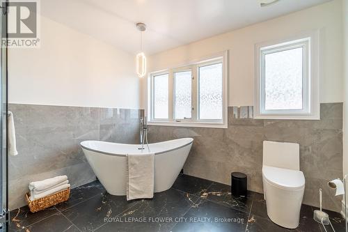 24 Upper Ridge Crescent, Brampton (Brampton East), ON - Indoor Photo Showing Bathroom