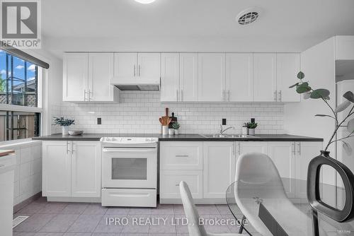 39 Wyndcliff Crescent, Toronto (Victoria Village), ON - Indoor Photo Showing Kitchen With Upgraded Kitchen