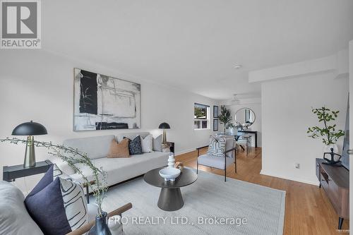 39 Wyndcliff Crescent, Toronto (Victoria Village), ON - Indoor Photo Showing Living Room