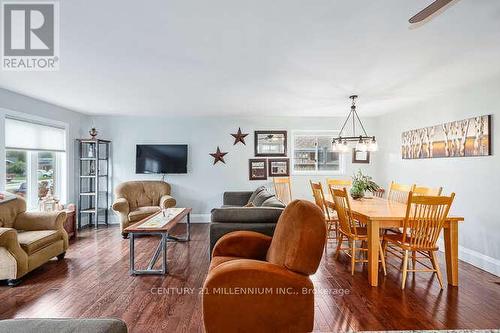 96 Lockhart Road E, Collingwood, ON - Indoor Photo Showing Living Room