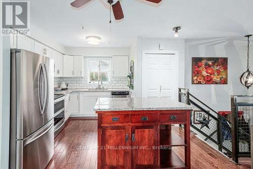 96 Lockhart Road E, Collingwood, ON - Indoor Photo Showing Kitchen With Upgraded Kitchen