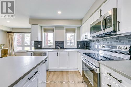 41 - 253 Chapel Hill Drive, Kitchener, ON - Indoor Photo Showing Kitchen