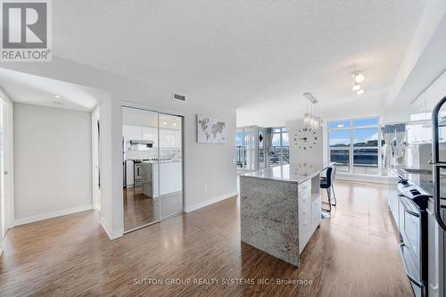 222 - 19 Singer Court, Toronto (Bayview Village), ON - Indoor Photo Showing Kitchen