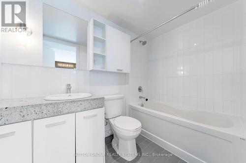 222 - 19 Singer Court, Toronto (Bayview Village), ON - Indoor Photo Showing Bathroom