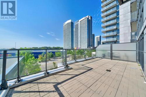 222 - 19 Singer Court, Toronto (Bayview Village), ON - Outdoor