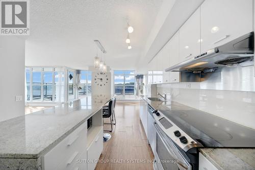 222 - 19 Singer Court, Toronto (Bayview Village), ON - Indoor Photo Showing Kitchen With Upgraded Kitchen