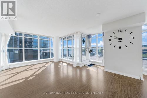 222 - 19 Singer Court, Toronto (Bayview Village), ON - Indoor