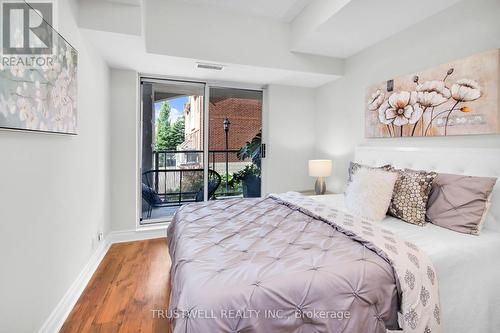 201 - 2 Clairtrell Road, Toronto (Willowdale East), ON - Indoor Photo Showing Bedroom