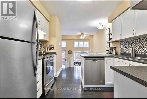 380 Riddell Court, Newmarket, ON - Indoor Photo Showing Kitchen With Stainless Steel Kitchen