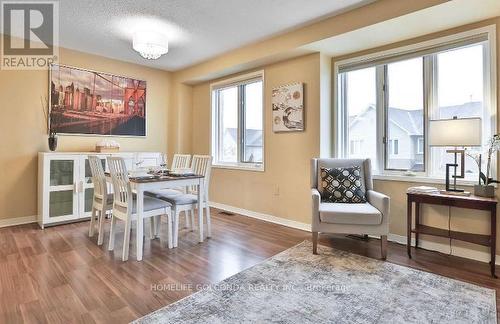 380 Riddell Court, Newmarket, ON - Indoor Photo Showing Dining Room