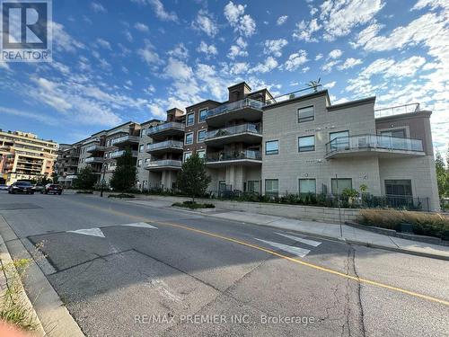 313 - 86 Woodbridge Avenue S, Vaughan, ON - Outdoor With Balcony With Facade