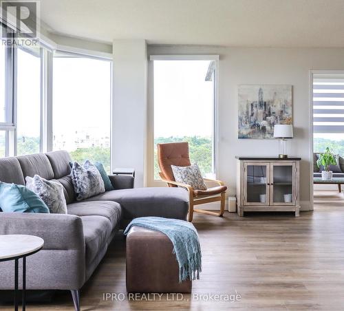 1201 - 1271 Walden Circle, Mississauga (Clarkson), ON - Indoor Photo Showing Living Room