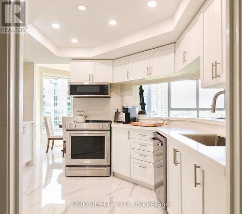 1201 - 1271 Walden Circle, Mississauga (Clarkson), ON - Indoor Photo Showing Kitchen With Upgraded Kitchen