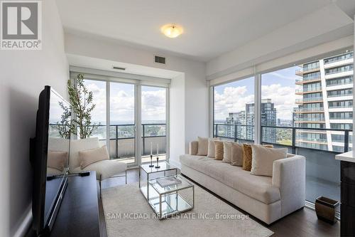 3902 - 20 Shore Breeze Drive, Toronto (Mimico), ON - Indoor Photo Showing Living Room