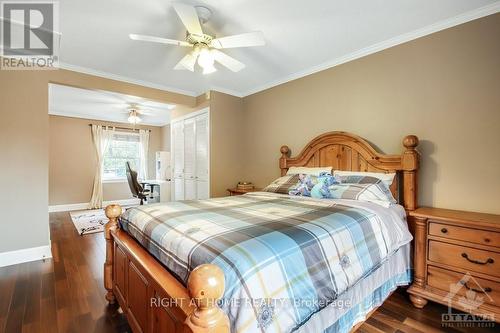 541 Montagu Place, Ottawa, ON - Indoor Photo Showing Bedroom