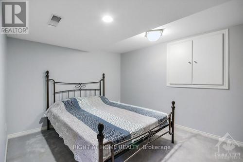 541 Montagu Place, Ottawa, ON - Indoor Photo Showing Bedroom