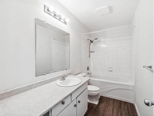 6-460 Dalgleish Drive, Kamloops, BC - Indoor Photo Showing Bathroom