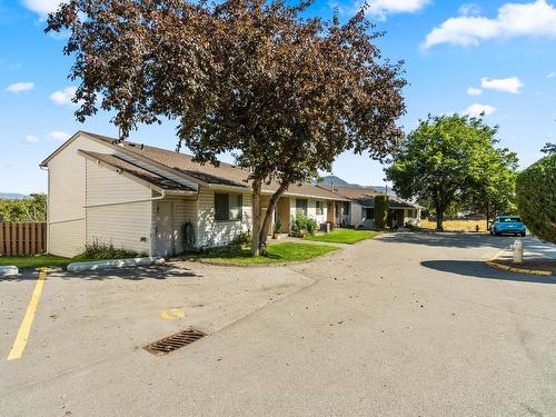 6-460 Dalgleish Drive, Kamloops, BC - Outdoor