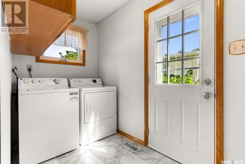 6 Wood Crescent, Regina, SK - Indoor Photo Showing Laundry Room