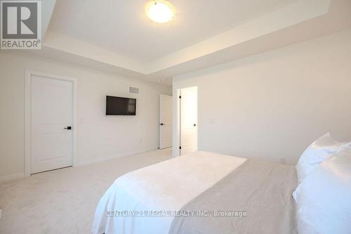 30 Rustic Oak Trail, North Dumfries, ON - Indoor Photo Showing Bedroom