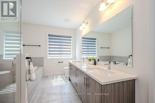 30 Rustic Oak Trail, North Dumfries, ON - Indoor Photo Showing Bathroom