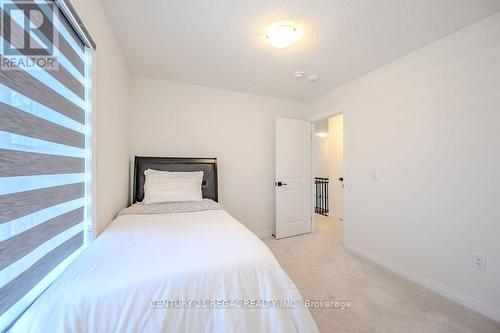 30 Rustic Oak Trail, North Dumfries, ON - Indoor Photo Showing Bedroom